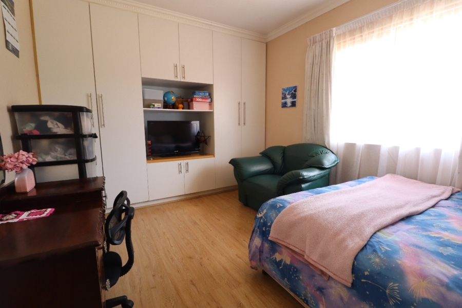 3 Bedroom Property for Sale in Kabega Park Eastern Cape